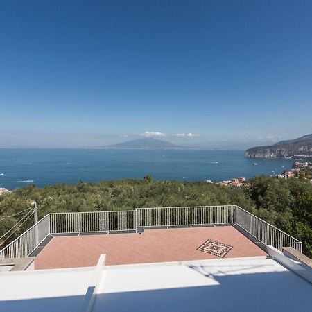 La Terrazza Sul Golfo Villa ซอร์เรนโต ภายนอก รูปภาพ