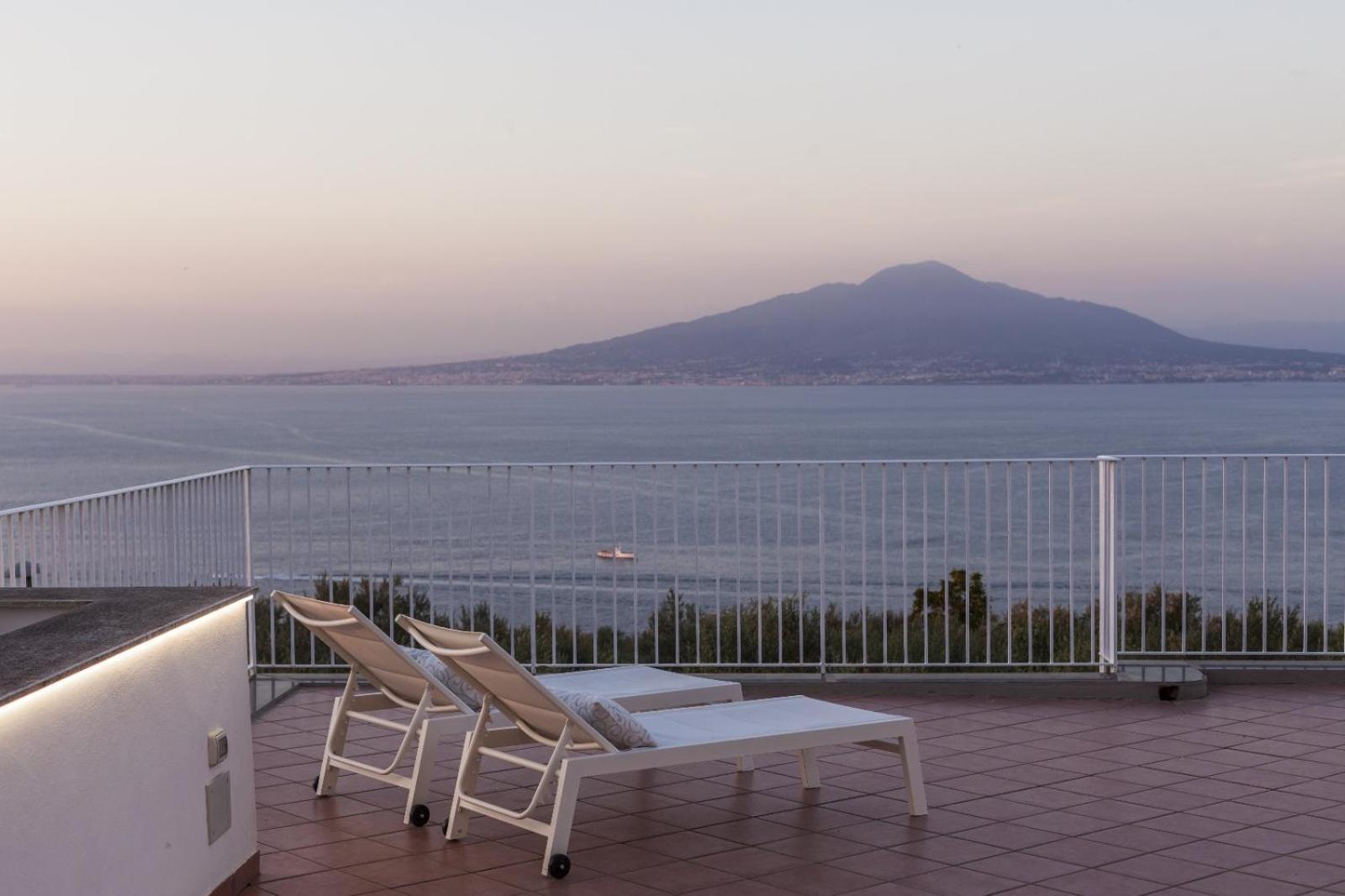 La Terrazza Sul Golfo Villa ซอร์เรนโต ภายนอก รูปภาพ
